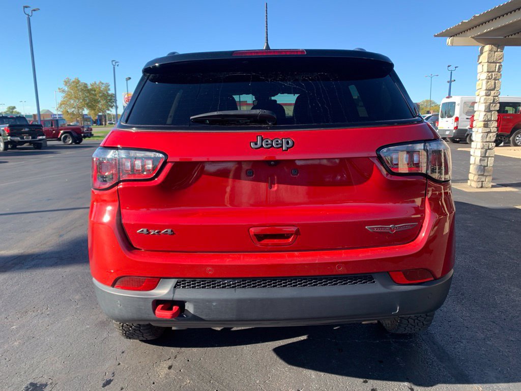 Used 2025 Jeep Compass Trailhawk AWD/4WD image 4