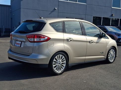 Used 2017 Ford C-MAX Energi SE w/ Equipment Group 402A image 6