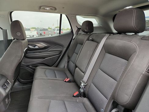 Used 2023 GMC Terrain SLE w/ Driver Convenience Package image 5
