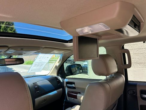 Used 2012 Toyota Sequoia Platinum AWD/4WD image 18