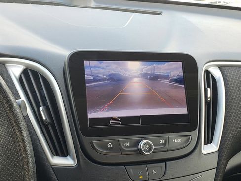 Used 2024 Chevrolet Malibu LT image 34