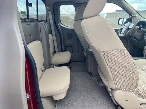 Used 2018 Nissan Frontier SV w/ Value Truck Package AWD/4WD image 29