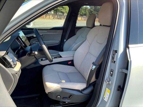 New 2026 Volvo XC90 B5 Plus w/ Protection Package Premier image 11