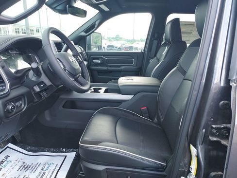New 2026 RAM 2500 Laramie w/ Night Edition AWD/4WD image 9