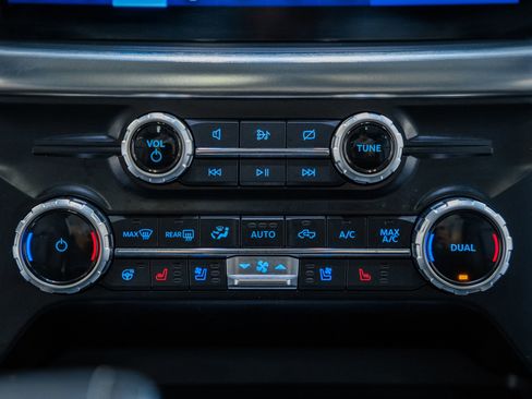 Certified 2023 Ford F150 Lariat w/ Equipment Group 502A High image 33