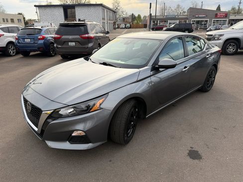 Used 2022 Nissan Altima 2.5 S image 5