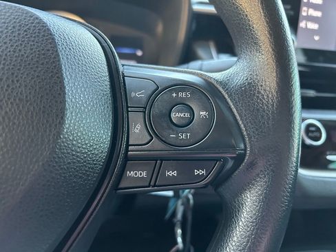Used 2022 Toyota Corolla LE image 18