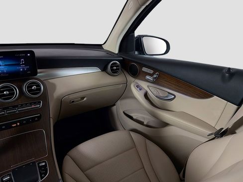 Used 2022 Mercedes-Benz GLC 300 4MATIC image 24