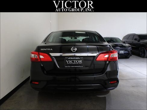 Used 2018 Nissan Sentra S image 9