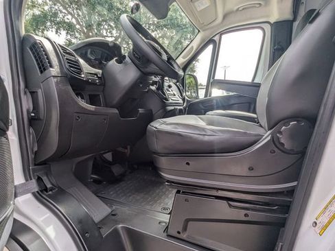 Used 2025 RAM ProMaster 2500 w/ Convenience Group FWD image 13