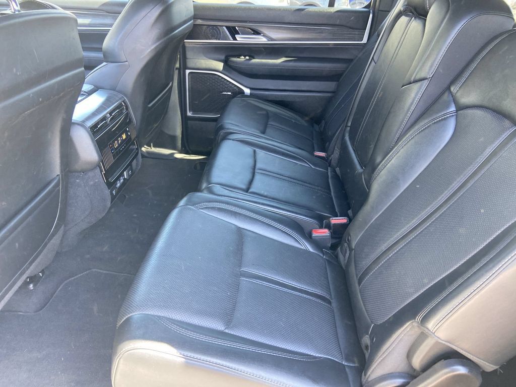 Used 2024 Jeep Wagoneer Series II w/ Flexible Seating Group RWD image 21