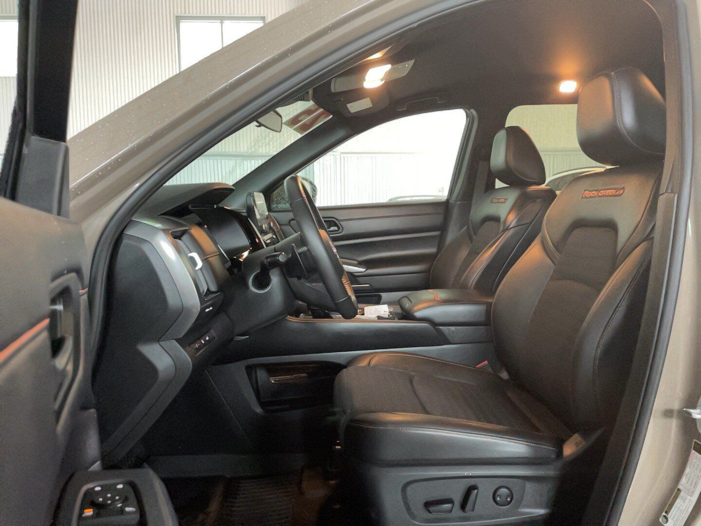 Used 2025 Nissan Pathfinder Rock Creek AWD/4WD image 6
