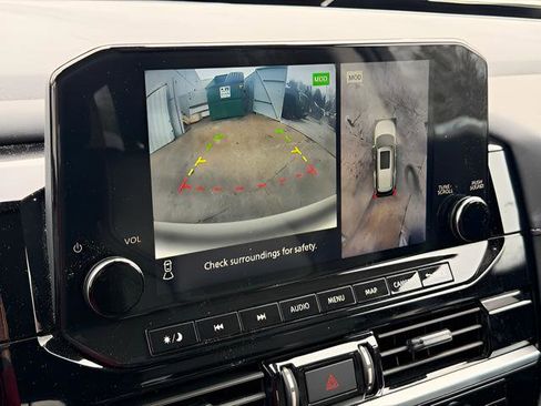 Used 2024 Nissan Pathfinder SL w/ SL Premium Package image 22