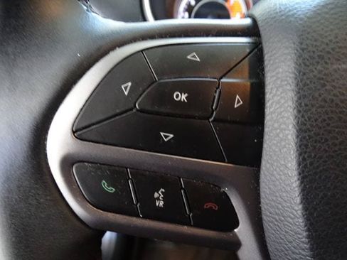 Used 2019 Jeep Cherokee Limited AWD/4WD image 7