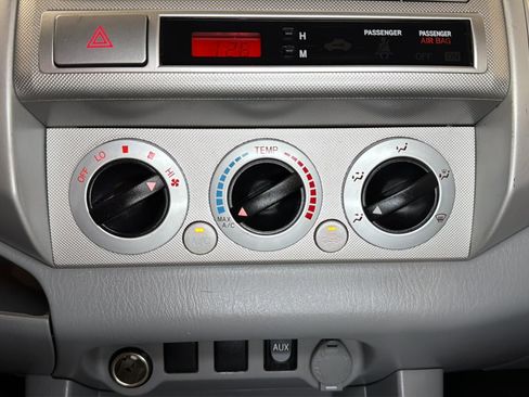 Used 2010 Toyota Tacoma PreRunner RWD image 28