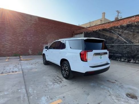 Used 2023 GMC Yukon AT4 w/ Technology Package AWD/4WD image 6
