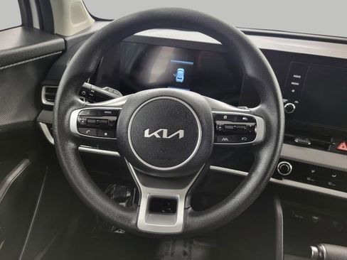 Used 2025 Kia Sportage LX image 5