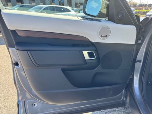 Certified 2025 Land Rover Discovery S AWD/4WD image 21