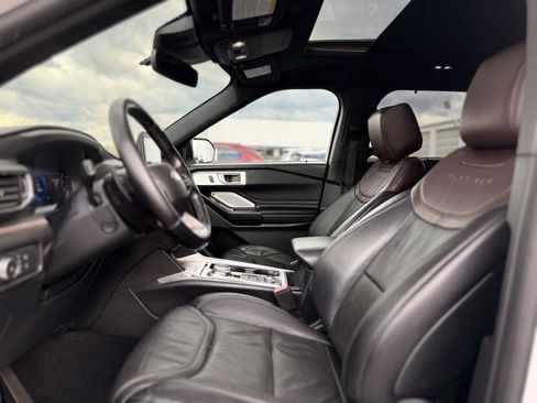 Used 2020 Ford Explorer Platinum w/ Premium Technology Package image 21