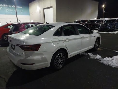Used 2019 Volkswagen Jetta SEL image 2