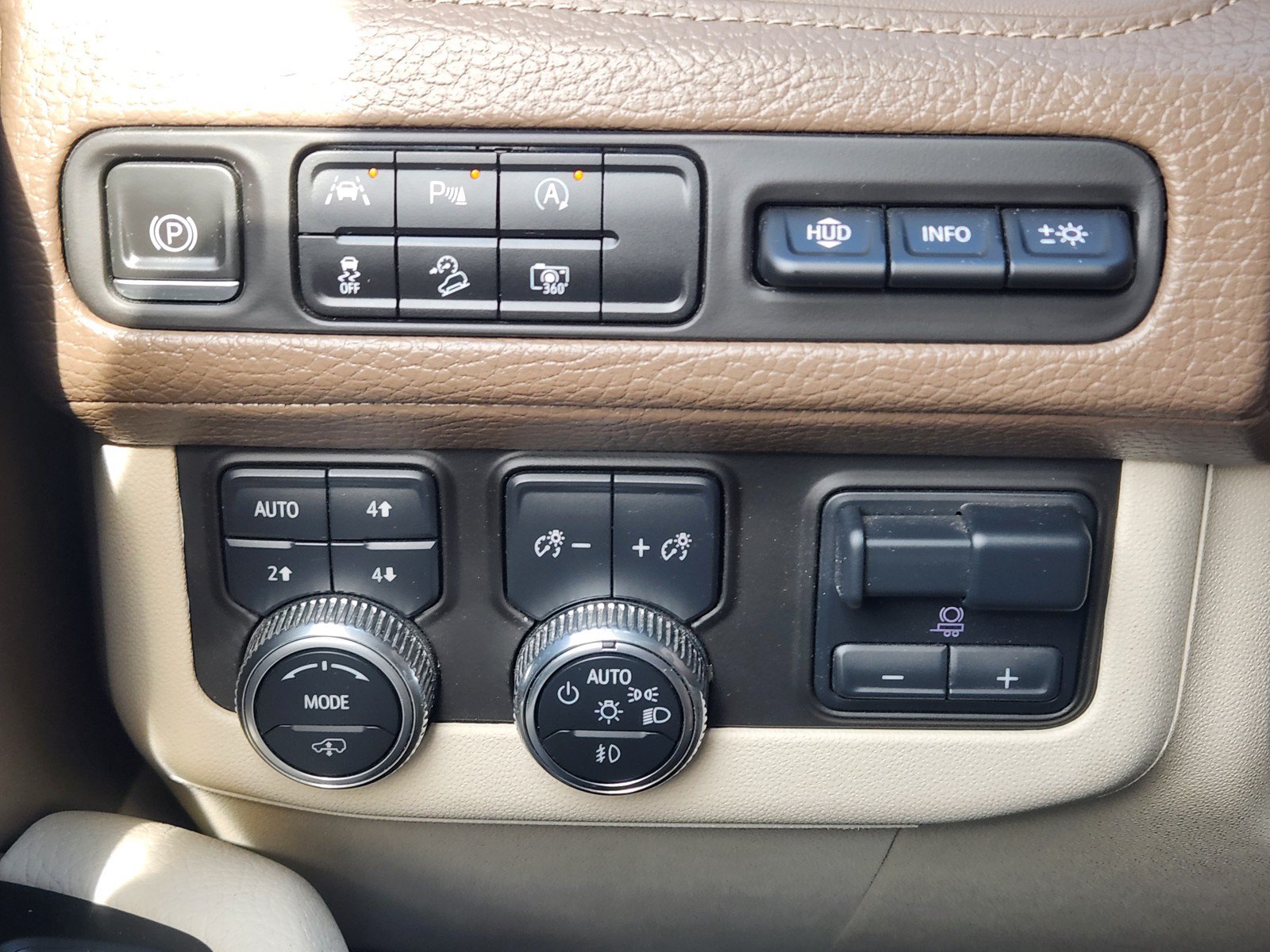 Used 2023 GMC Yukon Denali w/ Max Trailering Package AWD/4WD image 21