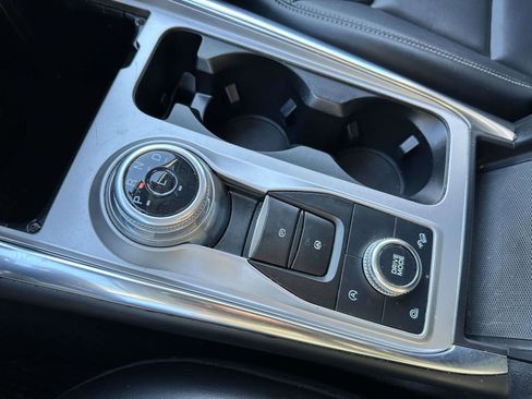 Used 2023 Ford Explorer XLT w/ Equipment Group 202A image 28