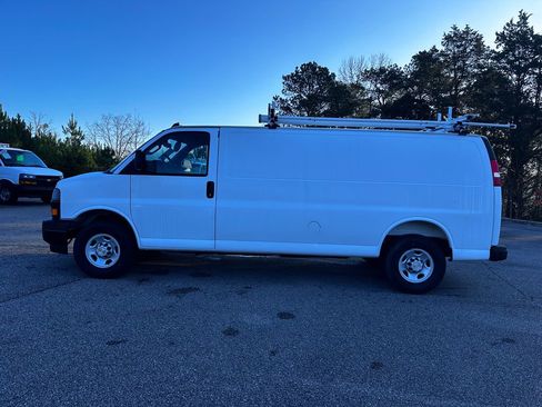Used 2025 Chevrolet Express 2500 Extended w/ Communications Package image 7