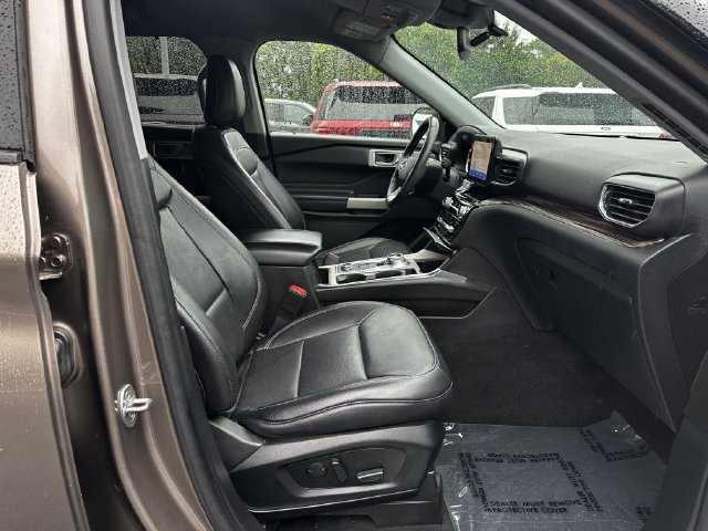Certified 2021 Ford Explorer Limited w/ Equipment Group 301A AWD/4WD image 33