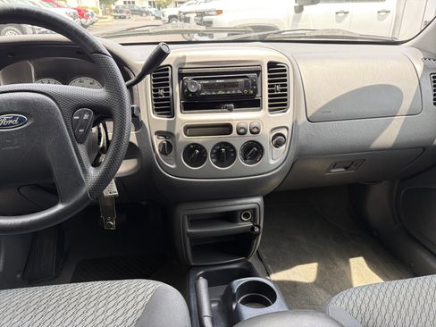 Used 2004 Ford Escape XLT AWD/4WD image 29