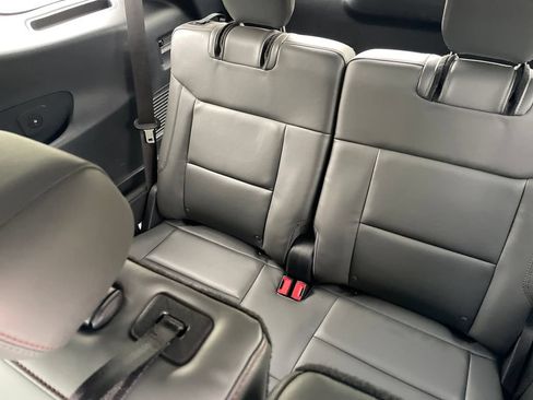 Used 2025 Ford Explorer Active w/ Active Comfort Package AWD/4WD image 12