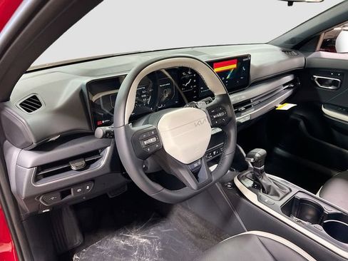 New 2025 Kia K4 GT-Line image 9
