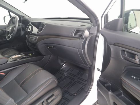 Used 2024 Honda Passport TrailSport image 39