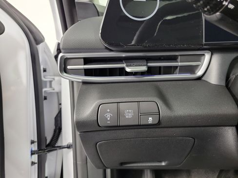 New 2025 Hyundai Elantra Limited image 22