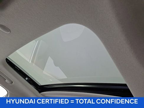 Certified 2025 Hyundai Venue SEL FWD image 17