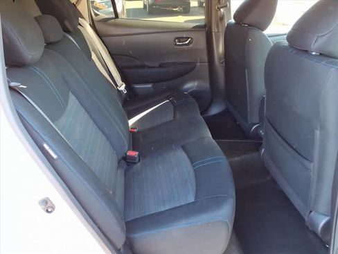 Used 2022 Nissan Leaf S image 12