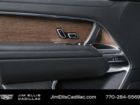 Used 2025 Land Rover Range Rover SE image 6