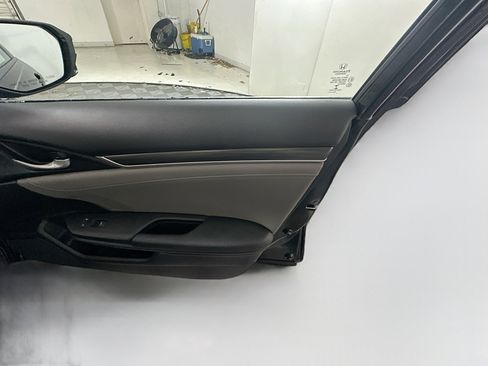 Used 2019 Honda Civic EX-L image 30