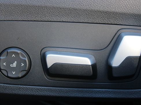 Used 2023 BMW i4 eDrive40 RWD image 3