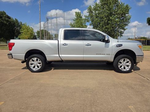 Used 2016 Nissan Titan SL RWD image 27