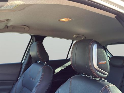 Used 2019 Nissan Kicks SR w/ SR Premium Package FWD image 15