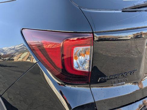 Used 2024 Honda Passport Black Edition image 13