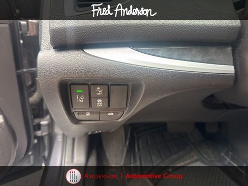 Used 2018 Acura TLX FWD image 9