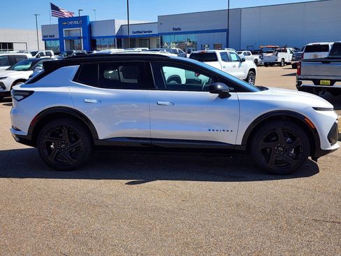 New 2025 Chevrolet Equinox EV RS image 2