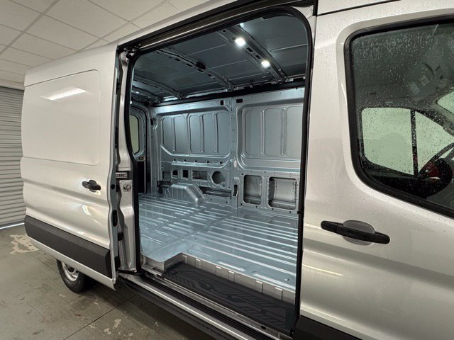 New 2026 Ford Transit 250 148 Medium Roof RWD image 9