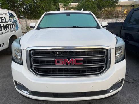 Used 2018 GMC Yukon XL SLE w/ SLE Value Package image 2