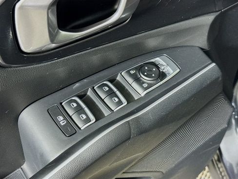 Certified 2023 Kia Sorento LX AWD/4WD image 17