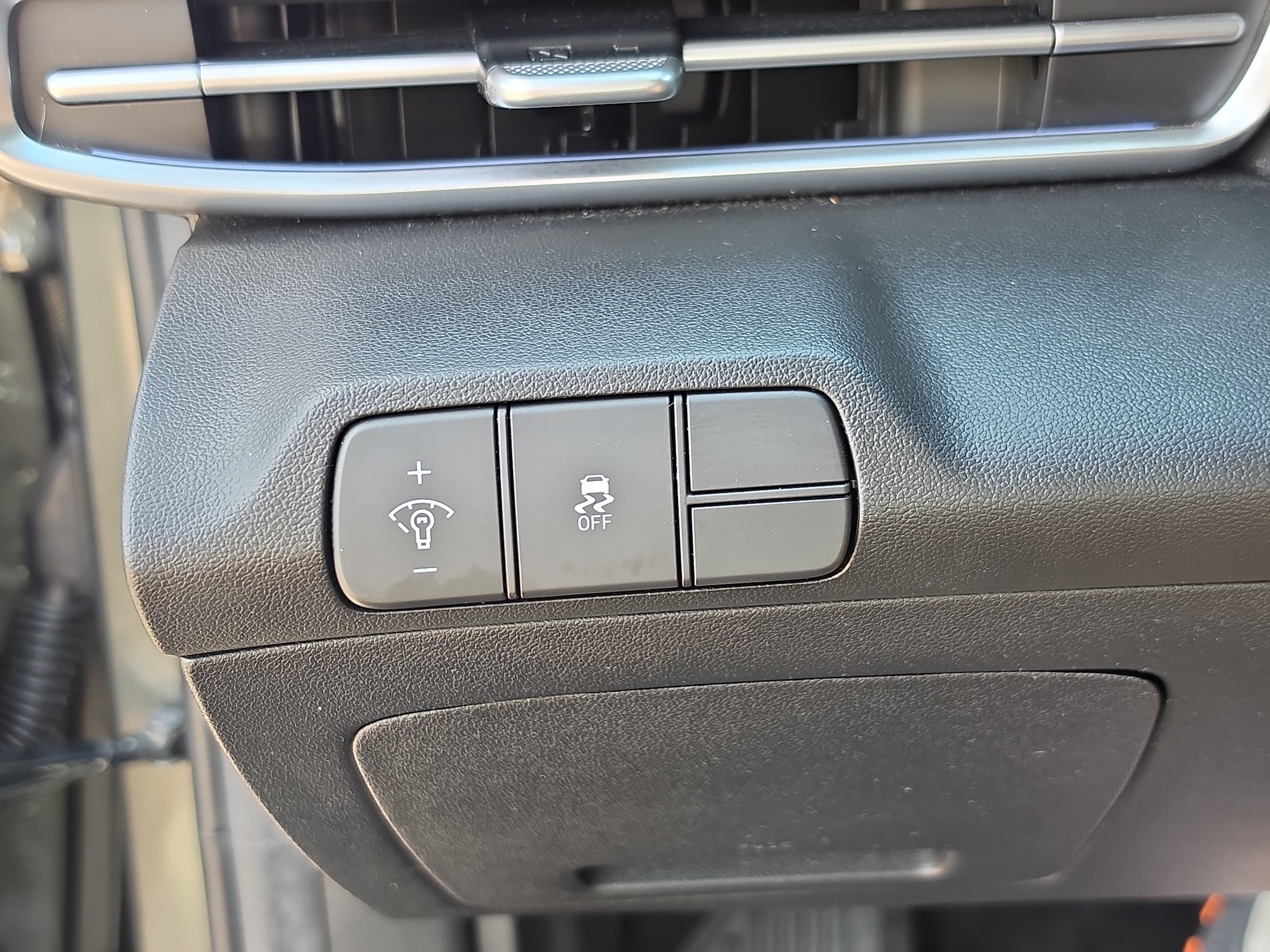 Used 2024 Hyundai Elantra SEL FWD image 26