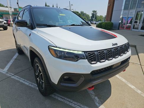 Certified 2025 Jeep Compass Trailhawk w/ Trailhawk Elite Group AWD/4WD image 5