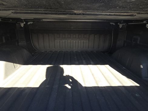 Used 2019 GMC Sierra 1500 Denali w/ Technology Package image 9