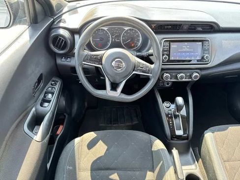 Used 2019 Nissan Kicks S FWD image 15